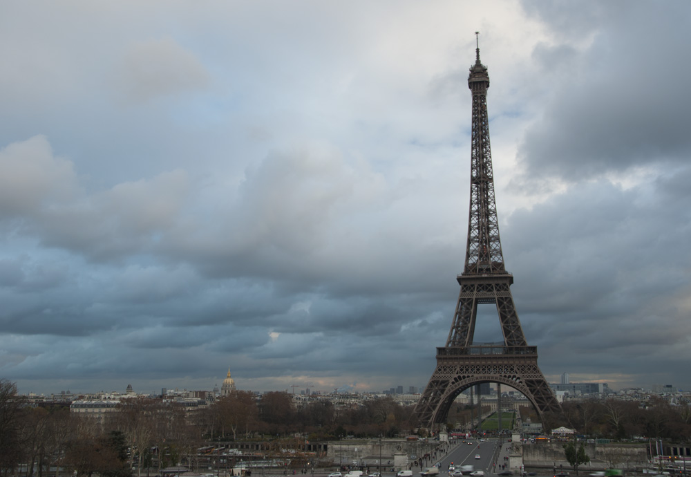 Eiffel Tower (f10 - 1/6 sec - ISO 100 - polarized filter)
