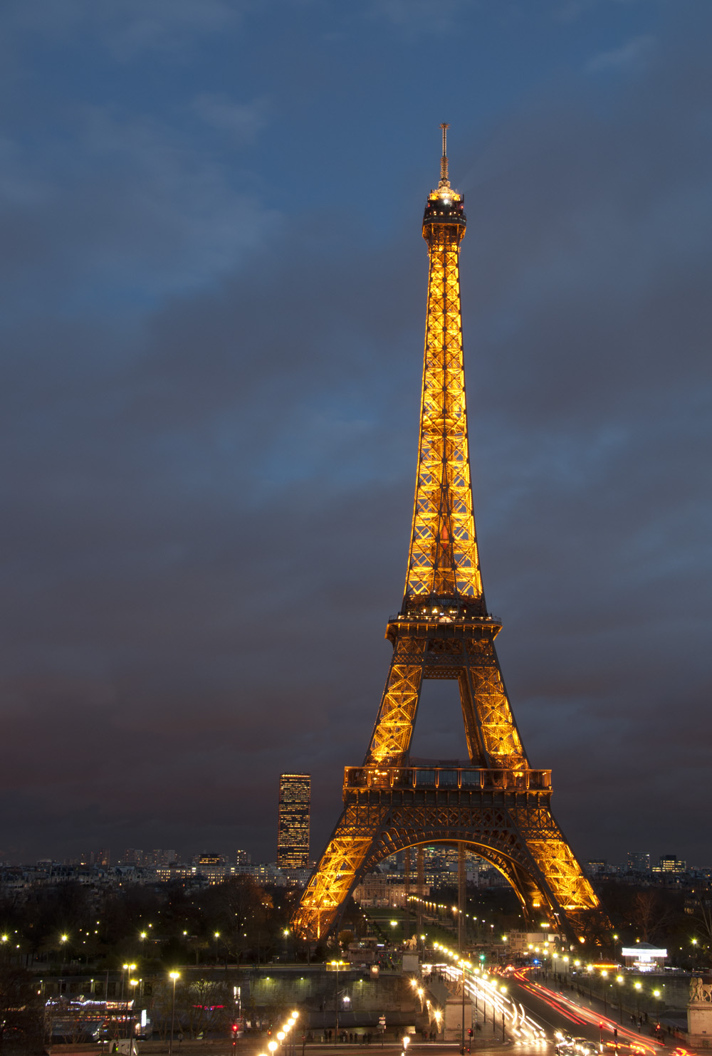 Eiffel Tower (f11 / 3 sec / 160 ISO)