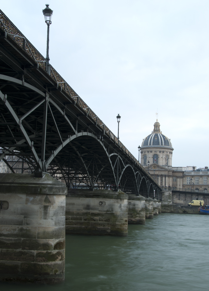 PARIS] oo4.PONT DES ARTS LOVELOCK BRIDGE – Viktoria Jean